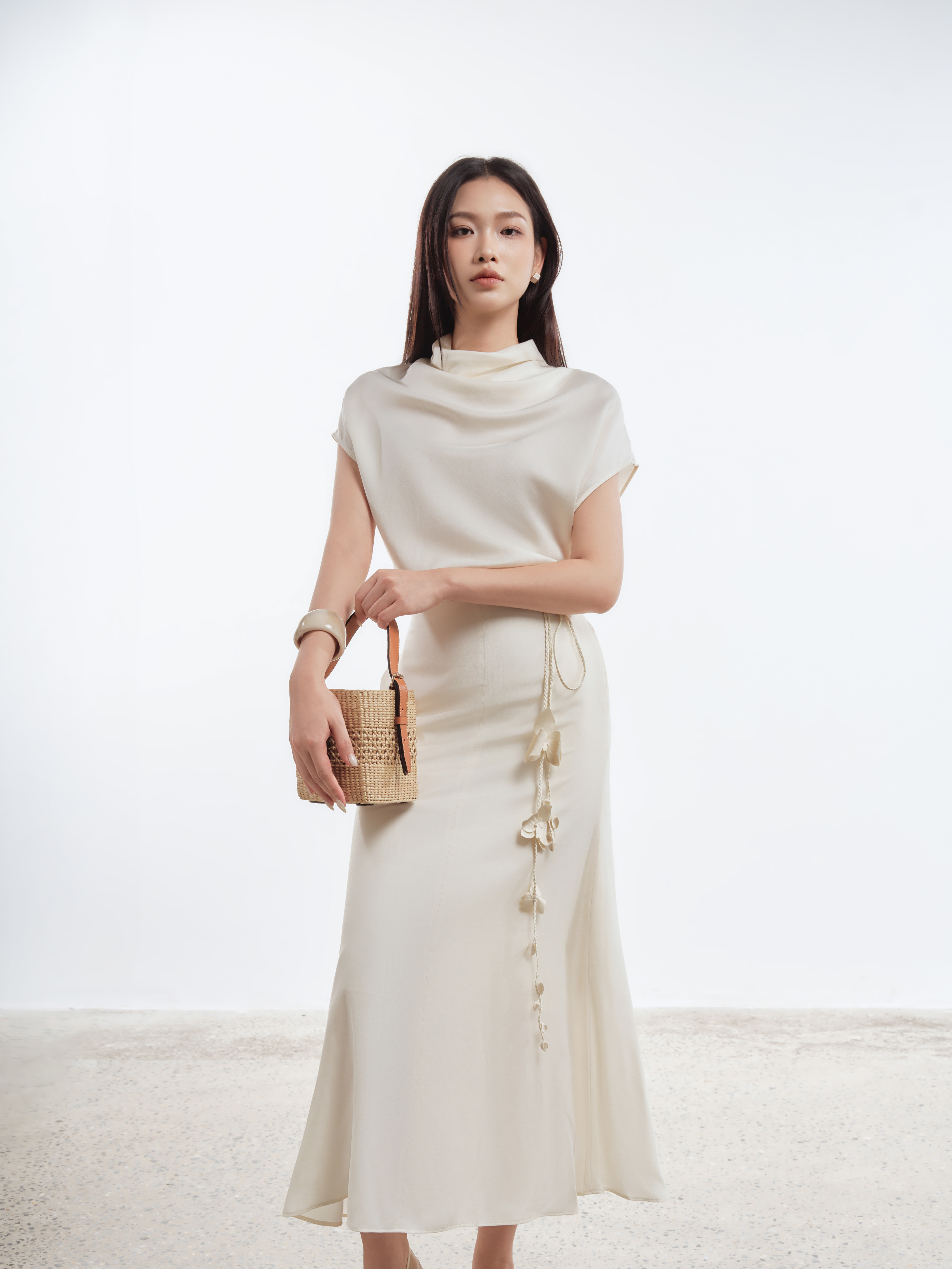 Váy cổ đổ tay cộc